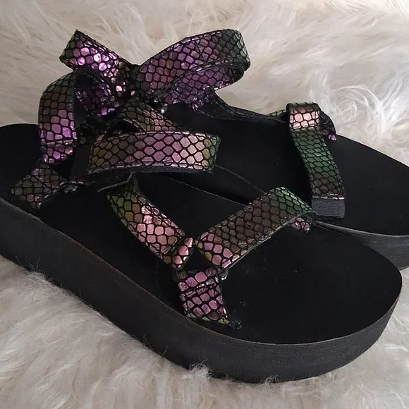 TEVA Chameleon Sandals - Picture 13 of 15